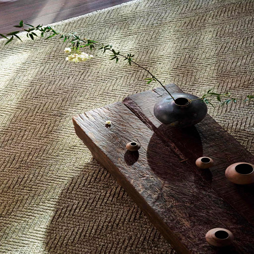Crest Wool Rug – Hand-Knotted Herringbone Luxury