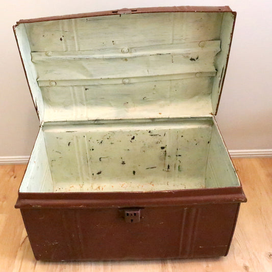 Old tin chest - open