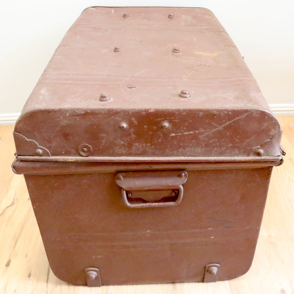 Old tin chest - closed from the side