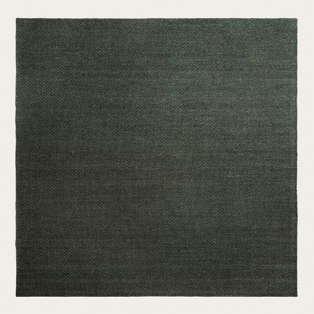 Malawi Wool Rug – Hand-Knotted Artisanal Design with Tassels