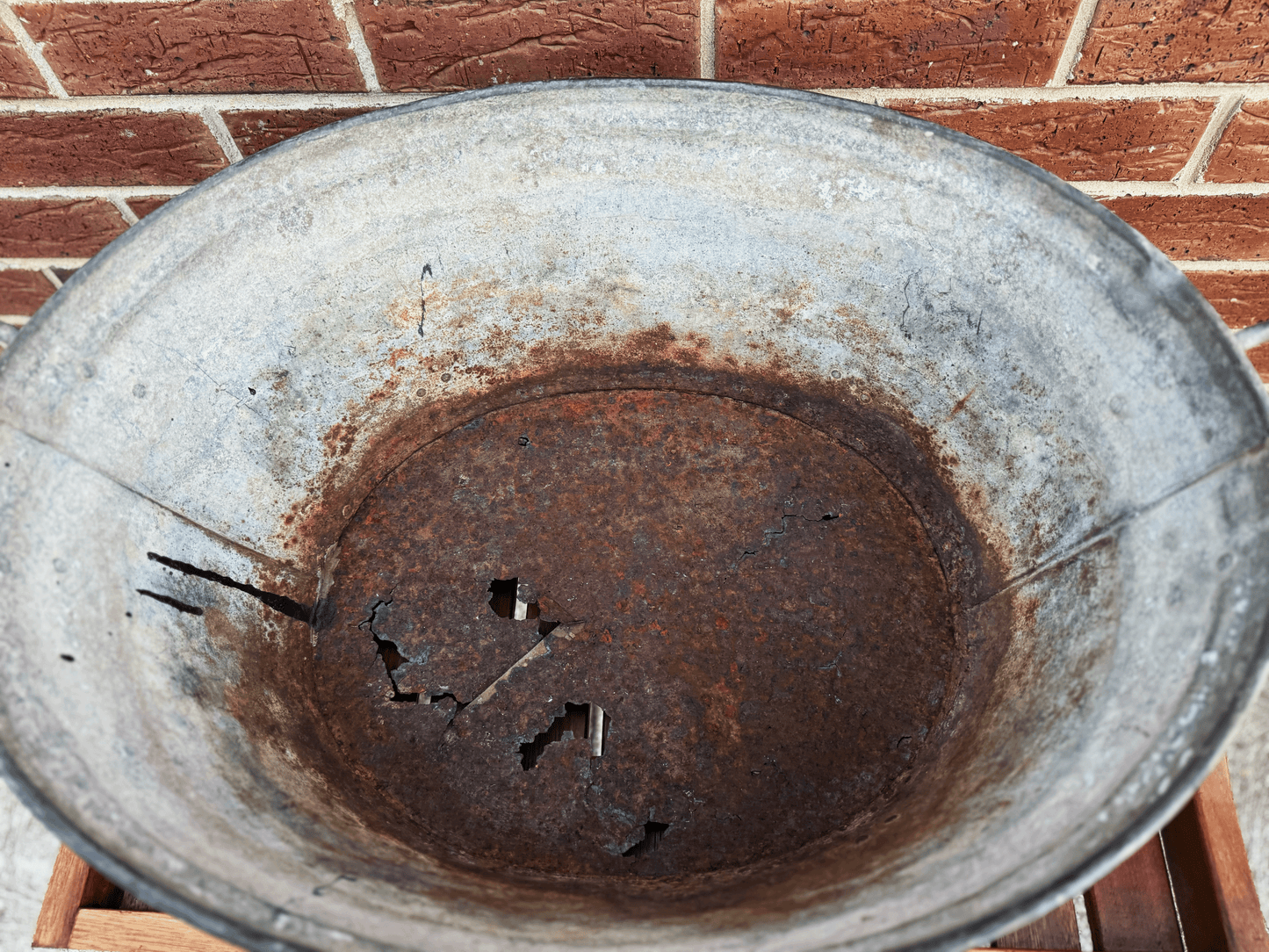 🪣 Vintage Galvanised Wash Tub – Rustic Charm & Timeless Character