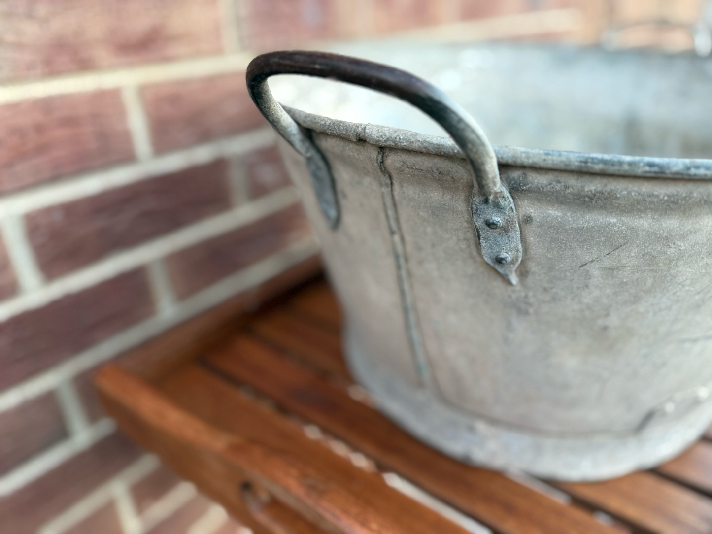 🪣 Vintage Galvanised Wash Tub – Rustic Charm & Timeless Character