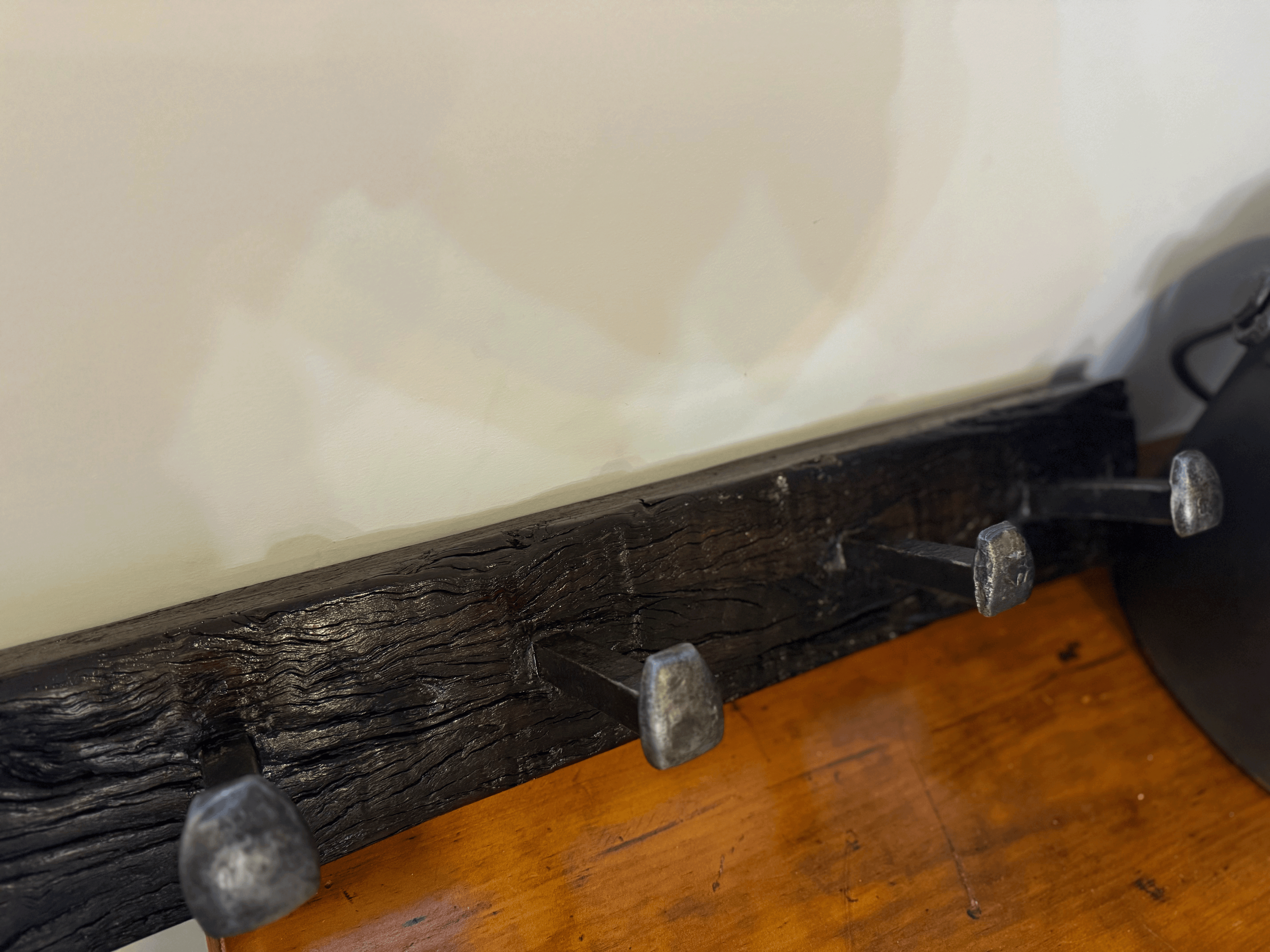 🔥 Stunning RedGum Coat Rack – Rustic Charm with 4 Hooks! 🚂🌿