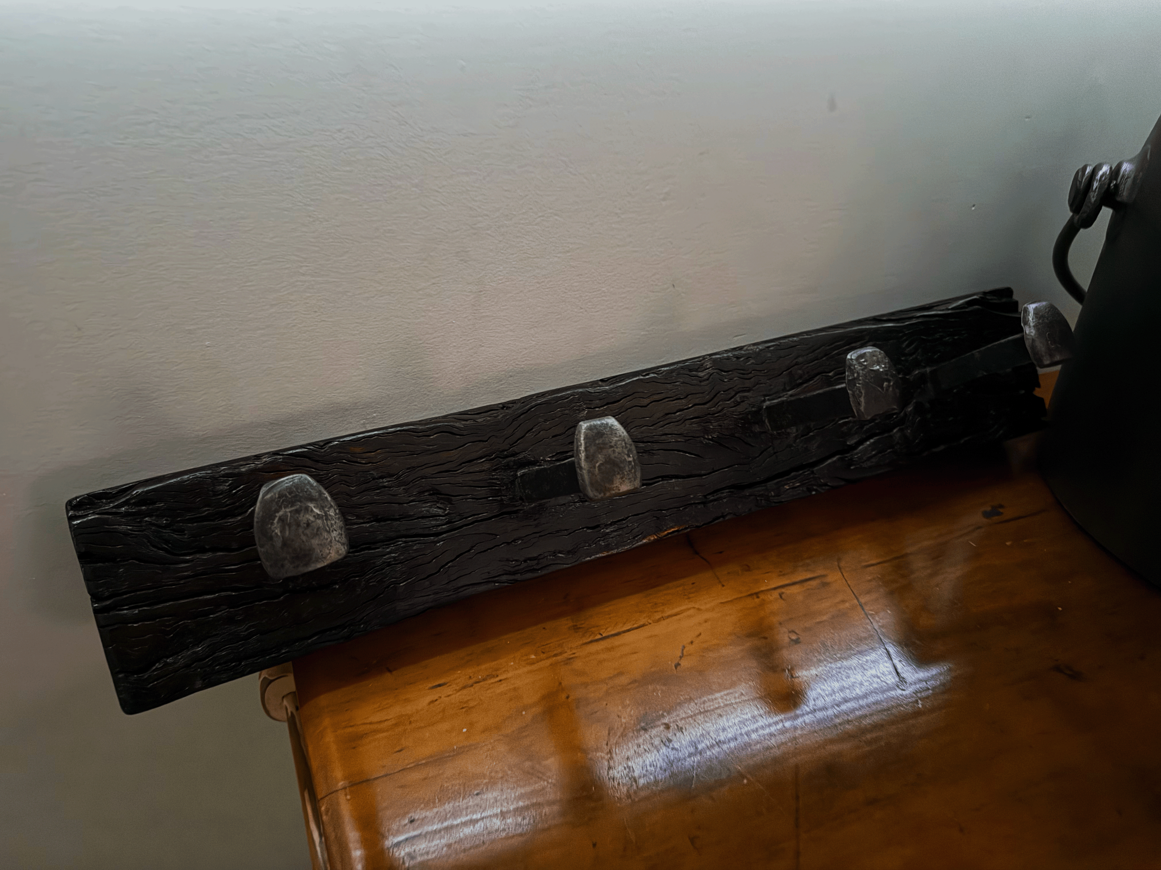 🔥 Stunning RedGum Coat Rack – Rustic Charm with 4 Hooks! 🚂🌿