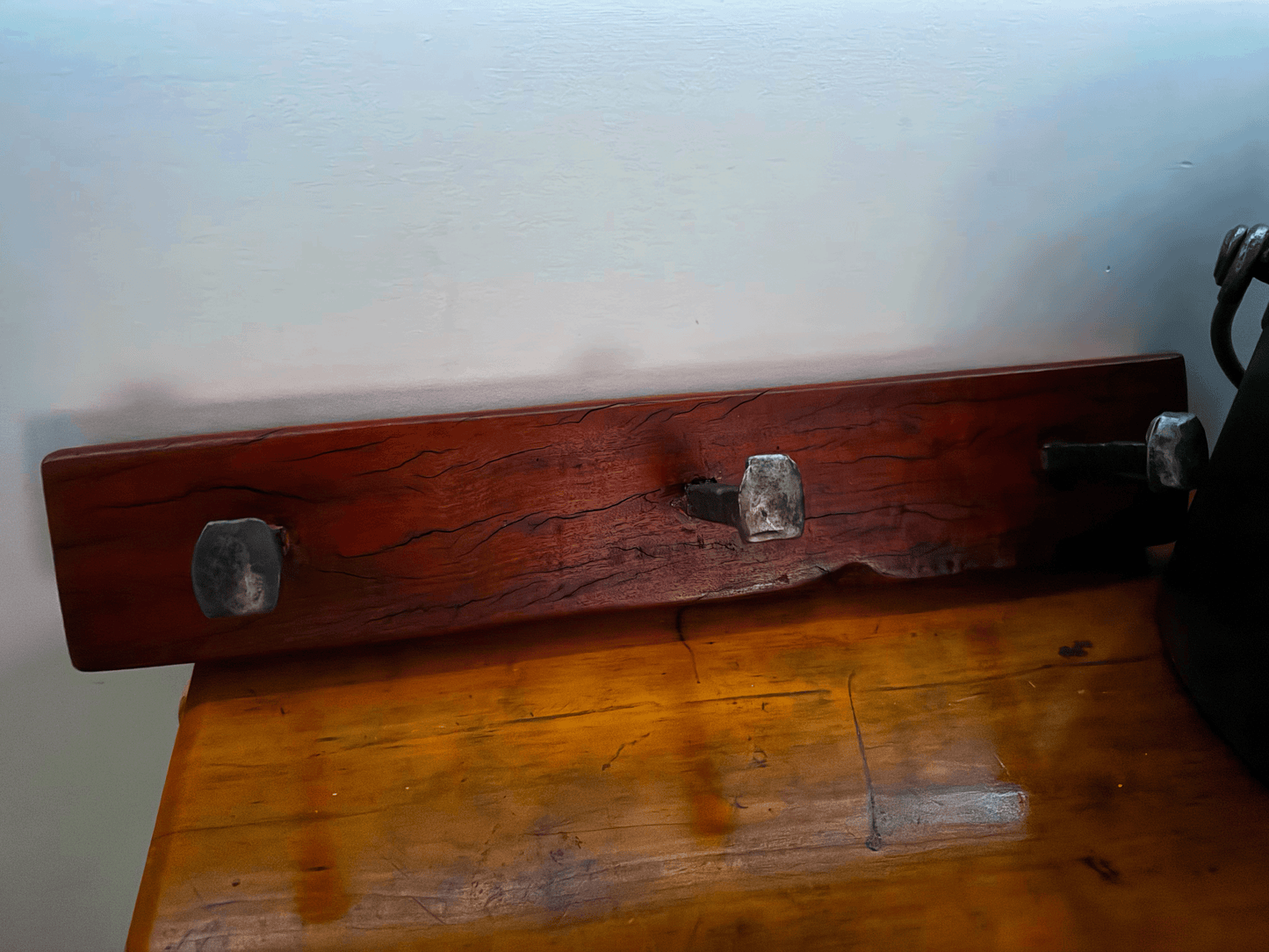 🔥 Stunning RedGum Coat Rack – Rustic Charm with 3 Hooks! 🚂🌿