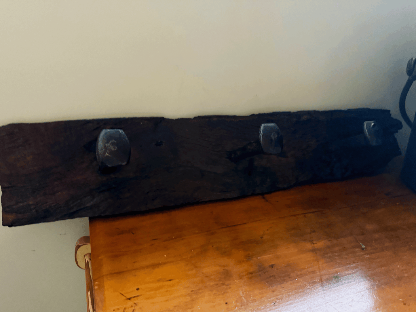 🔥 Stunning RedGum Coat Rack – Rustic Charm with 3 Hooks! 🚂🌿