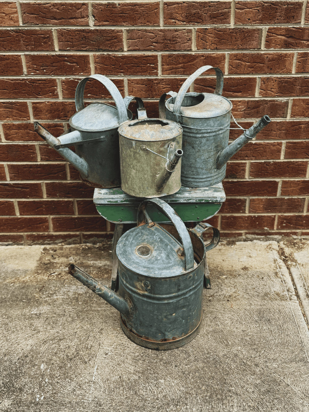 🌿 Vintage Willow Galvanised Watering Can – Rustic Charm 🪴