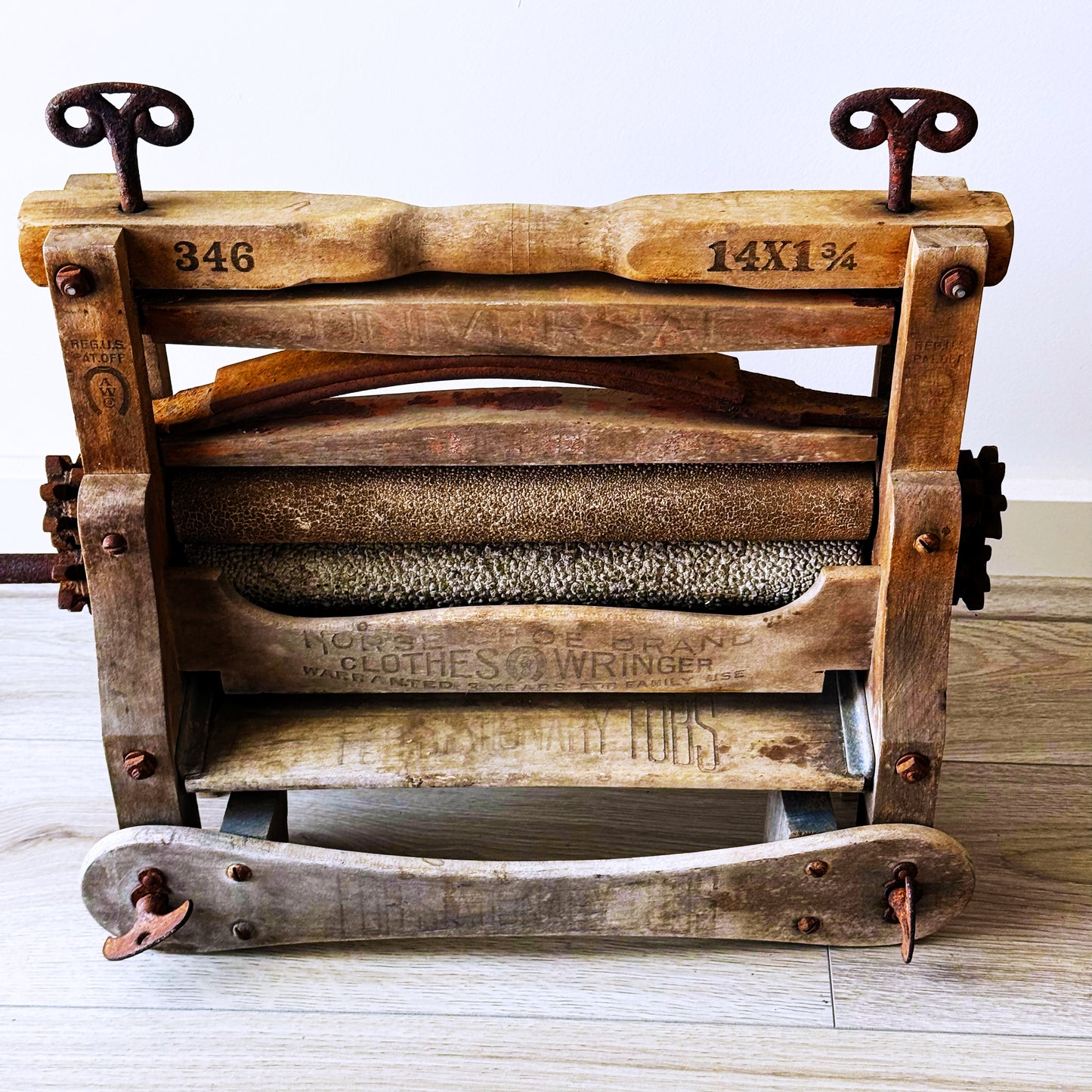 Vintage Timber & Cast Iron Clothes Wringer – Timeless Laundry Charm