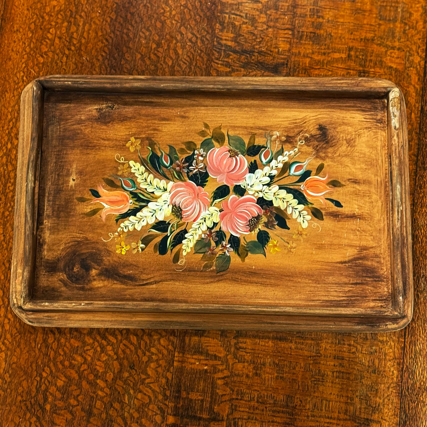 🌸 Hand-Painted Vintage Wooden Tray – A Touch of Cottage Charm ✨