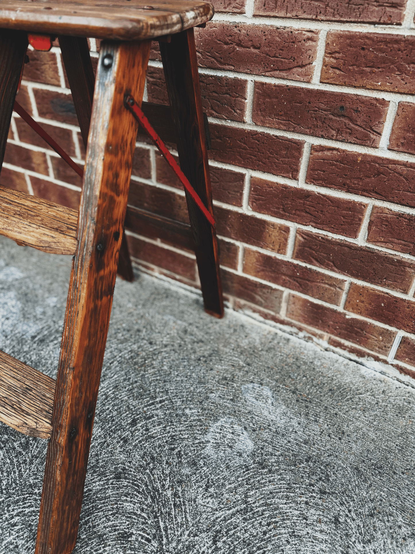 🌿 Charming Little Vintage Wooden Ladder 🪵✨