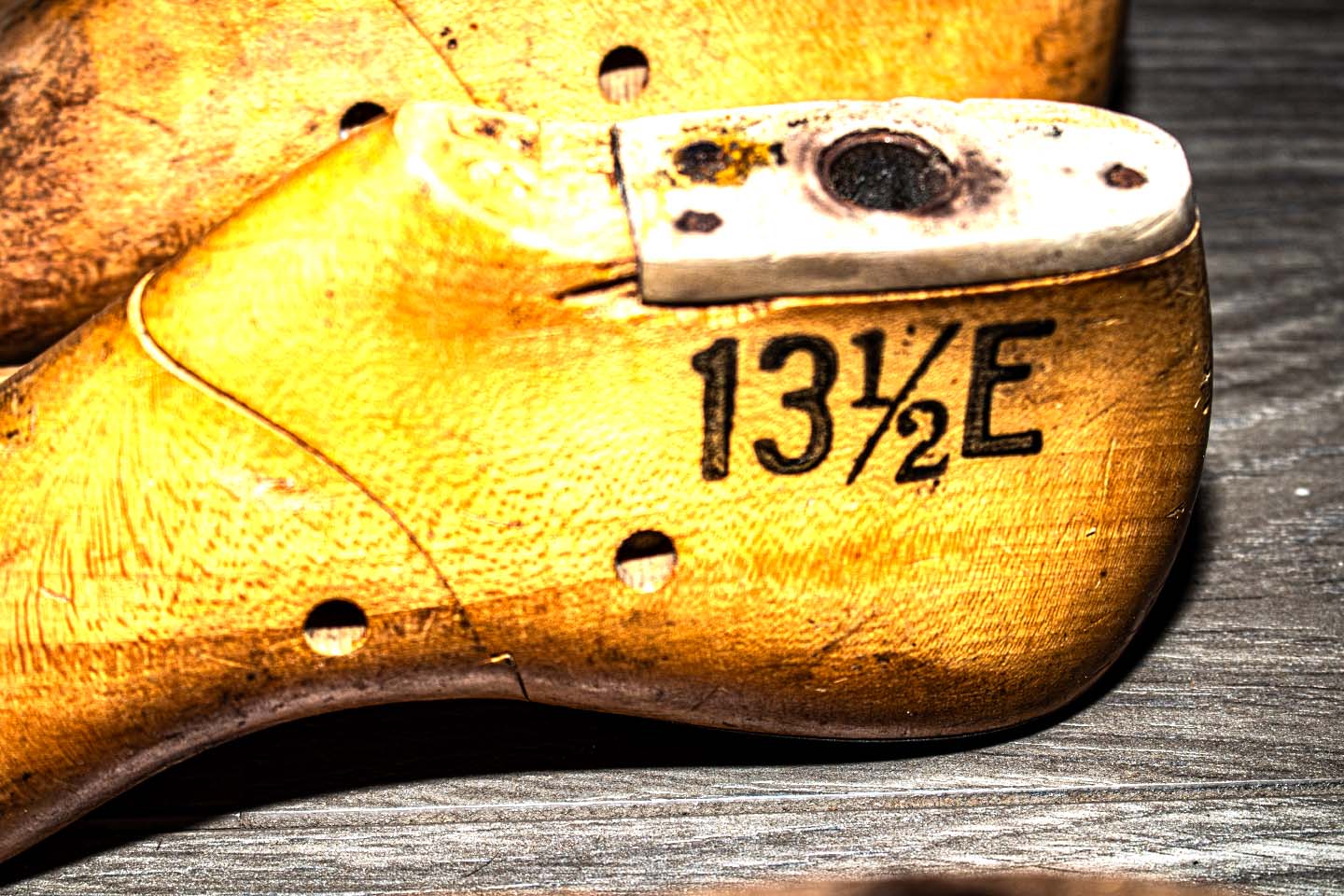 Round toe timber shoe last marked ' 13 1/2E'