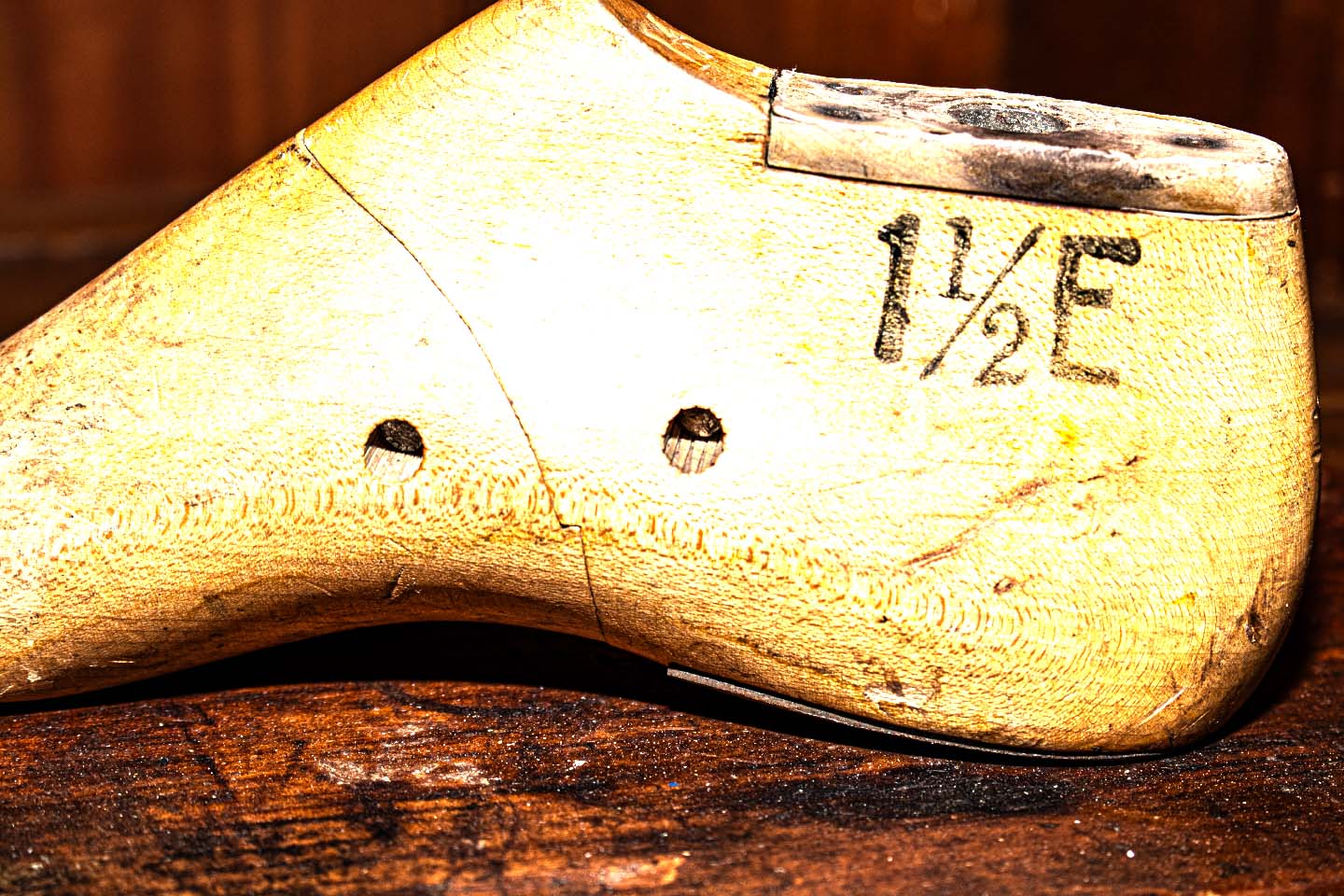 Round Toe Timber Shoe Last Marked '1 1/2E'