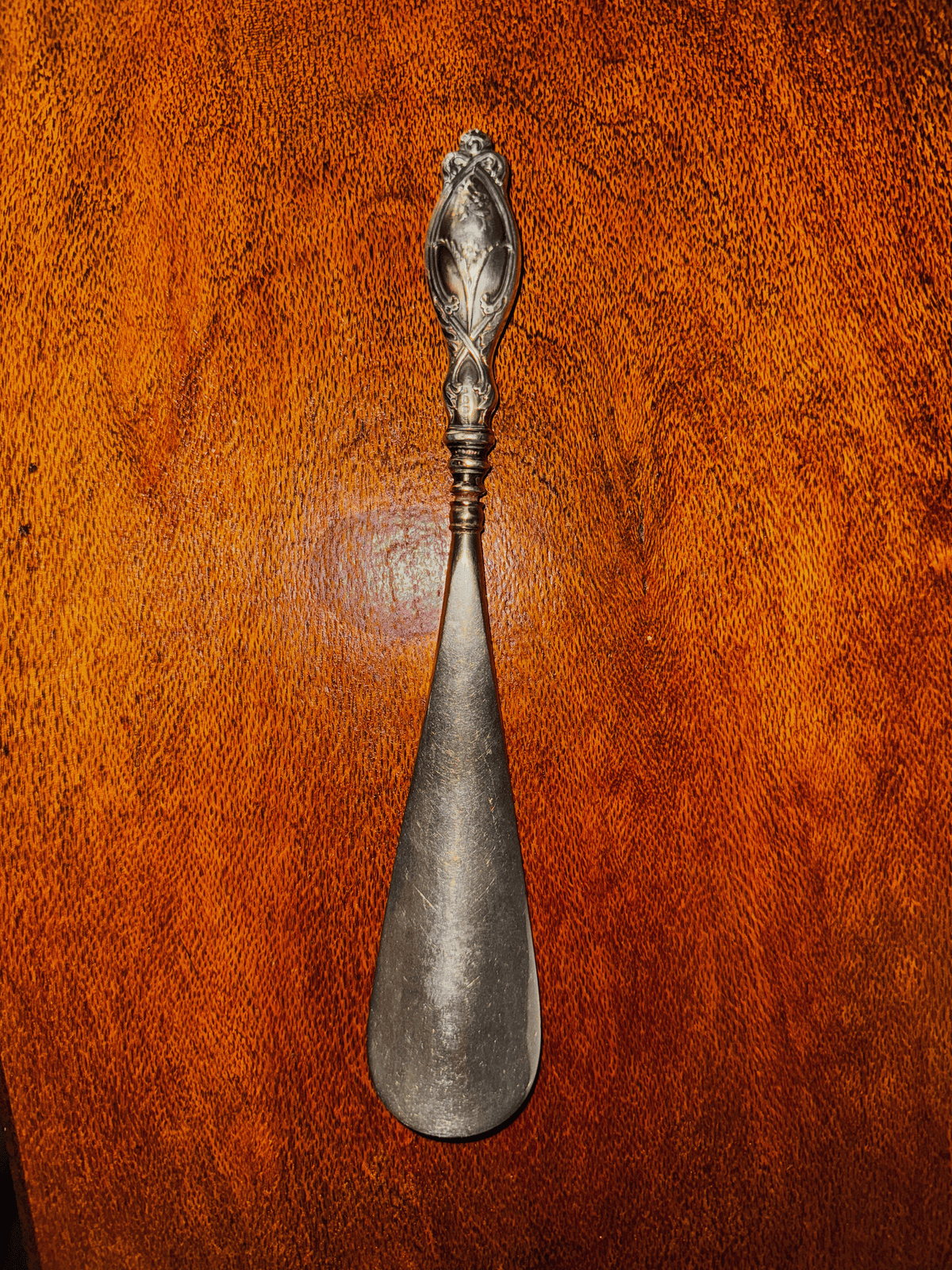 Luxe & Humble Elegant Silver Button Hook & Shoe Horn Set - 1930s Charm - Premium Homewares Melbourne; gallery view 3